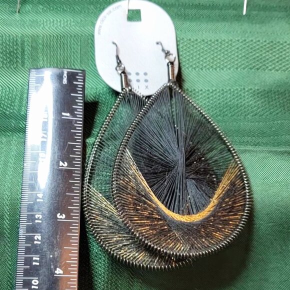 Three pairs of Click Six Dangle Earrings! - Picture 11 of 11